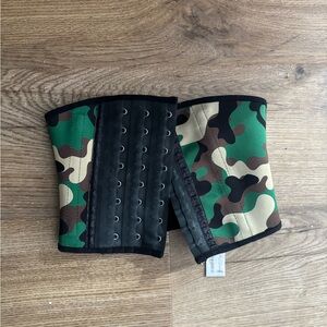Squeeze Me Skinny Camo Waist trainer XXS